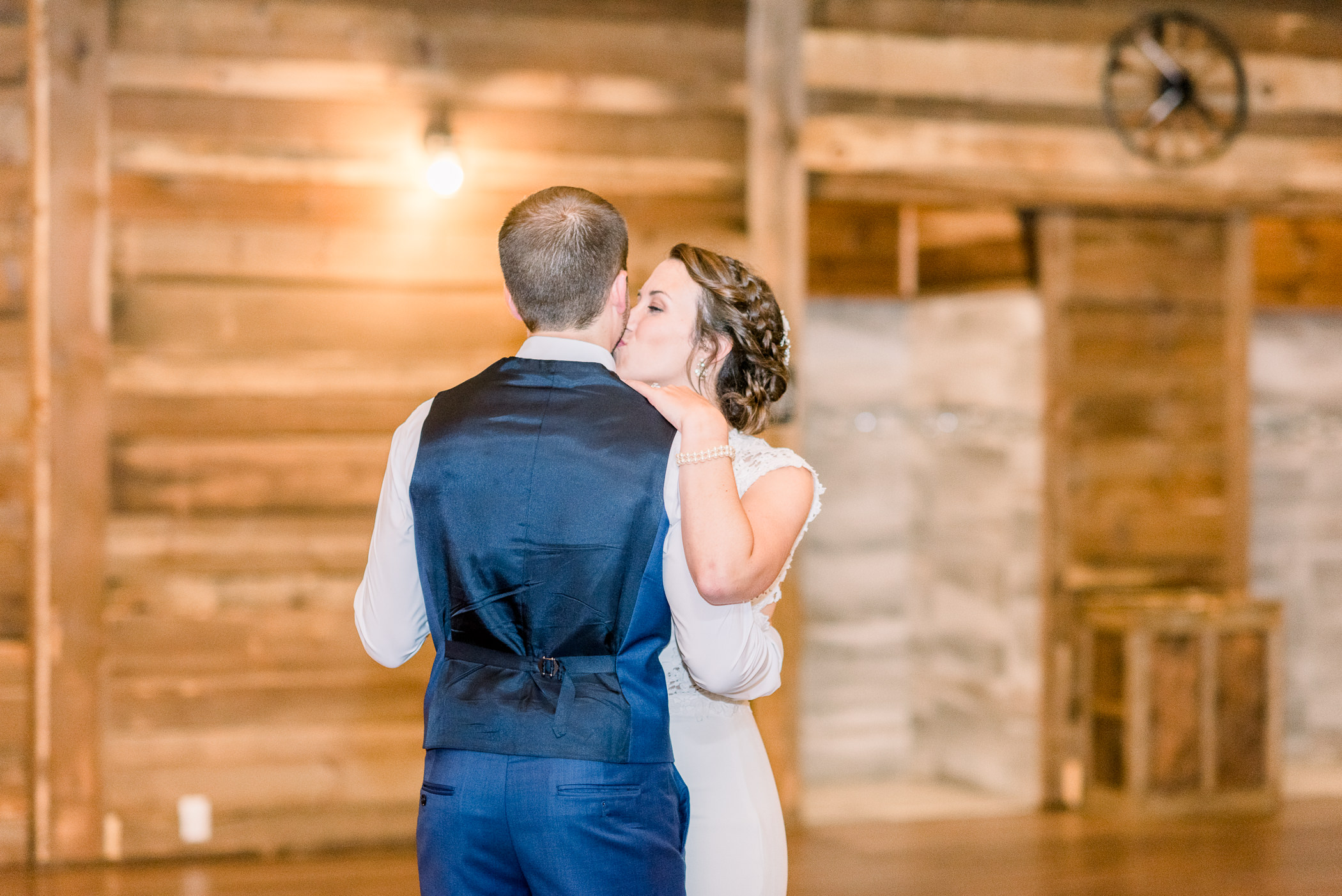 The Fields Reserve Wedding Day - Larissa Marie Photography