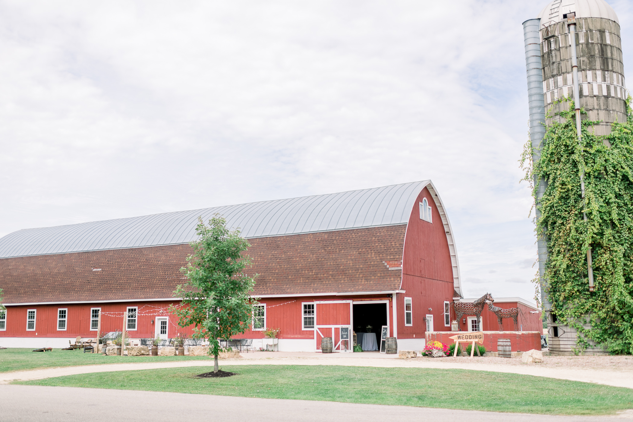 Sugarland Barn Wedding Photographers