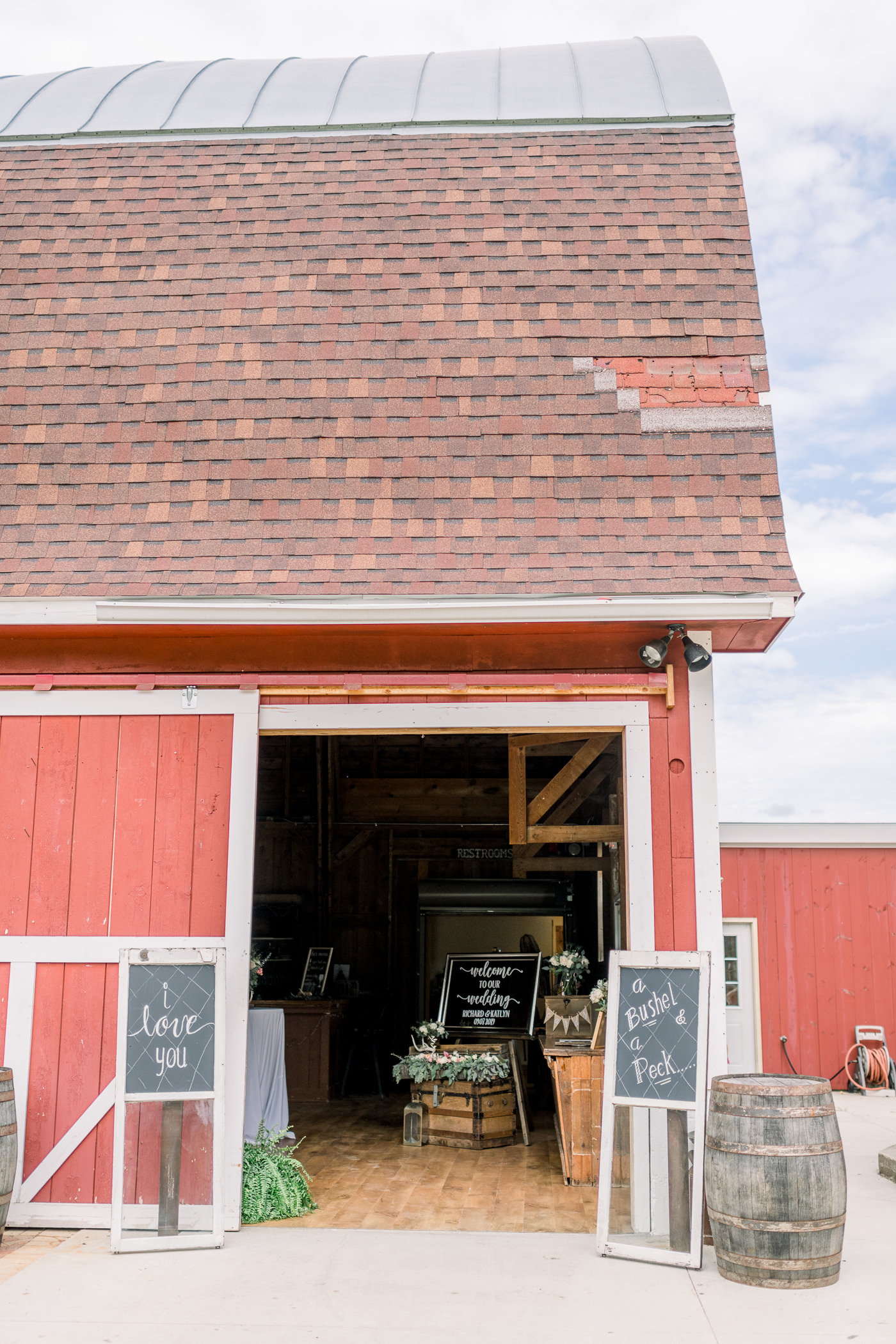 Sugarland Barn Wedding Photographers