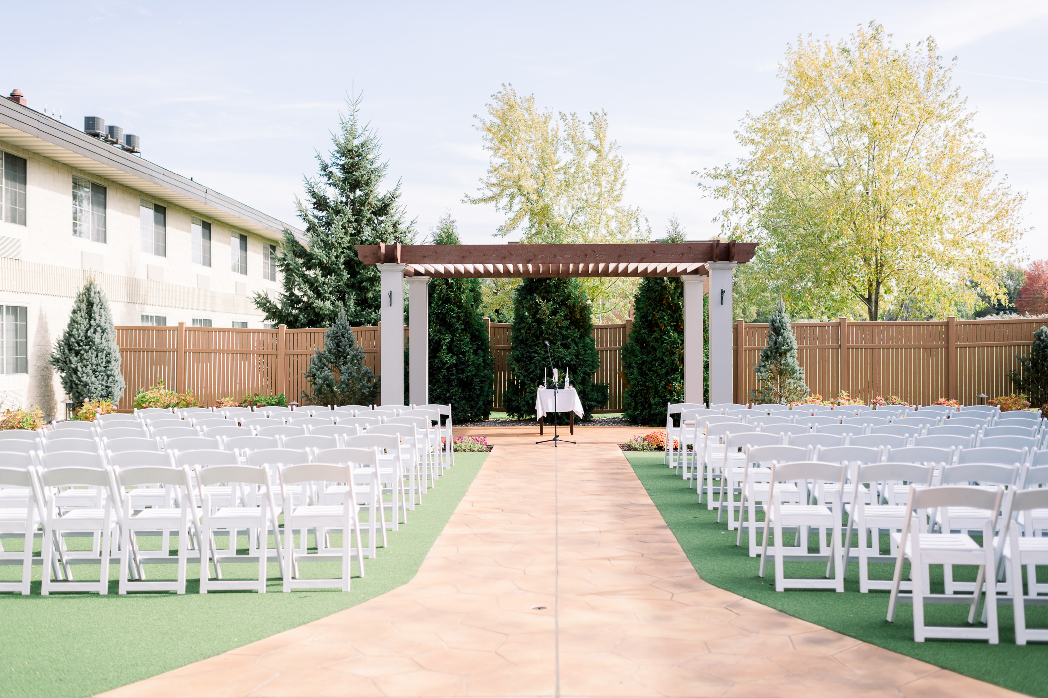 The Hyatt Regency Green Bay, WI Wedding Photographers