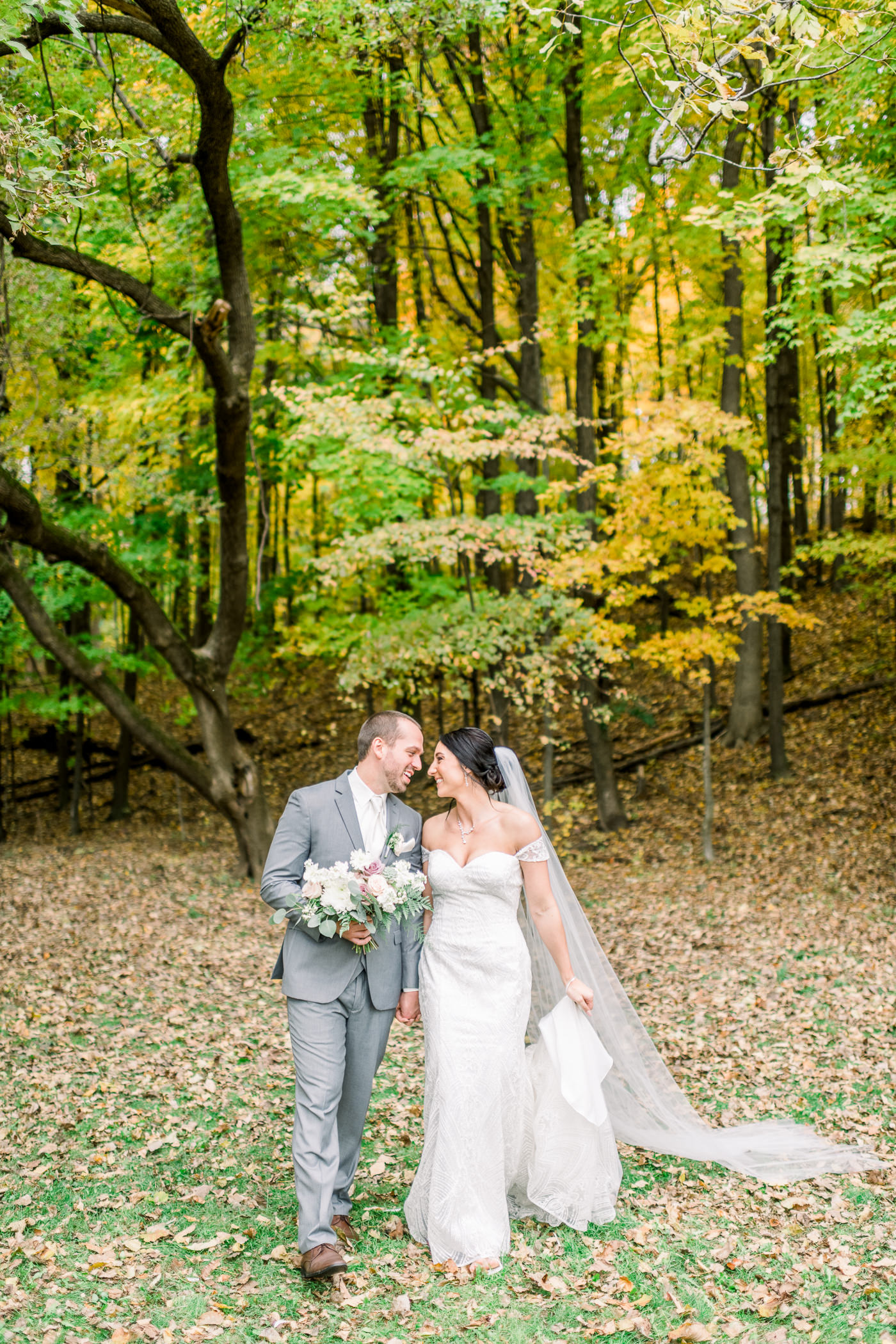 The Hyatt Regency Green Bay, WI Wedding Photographers