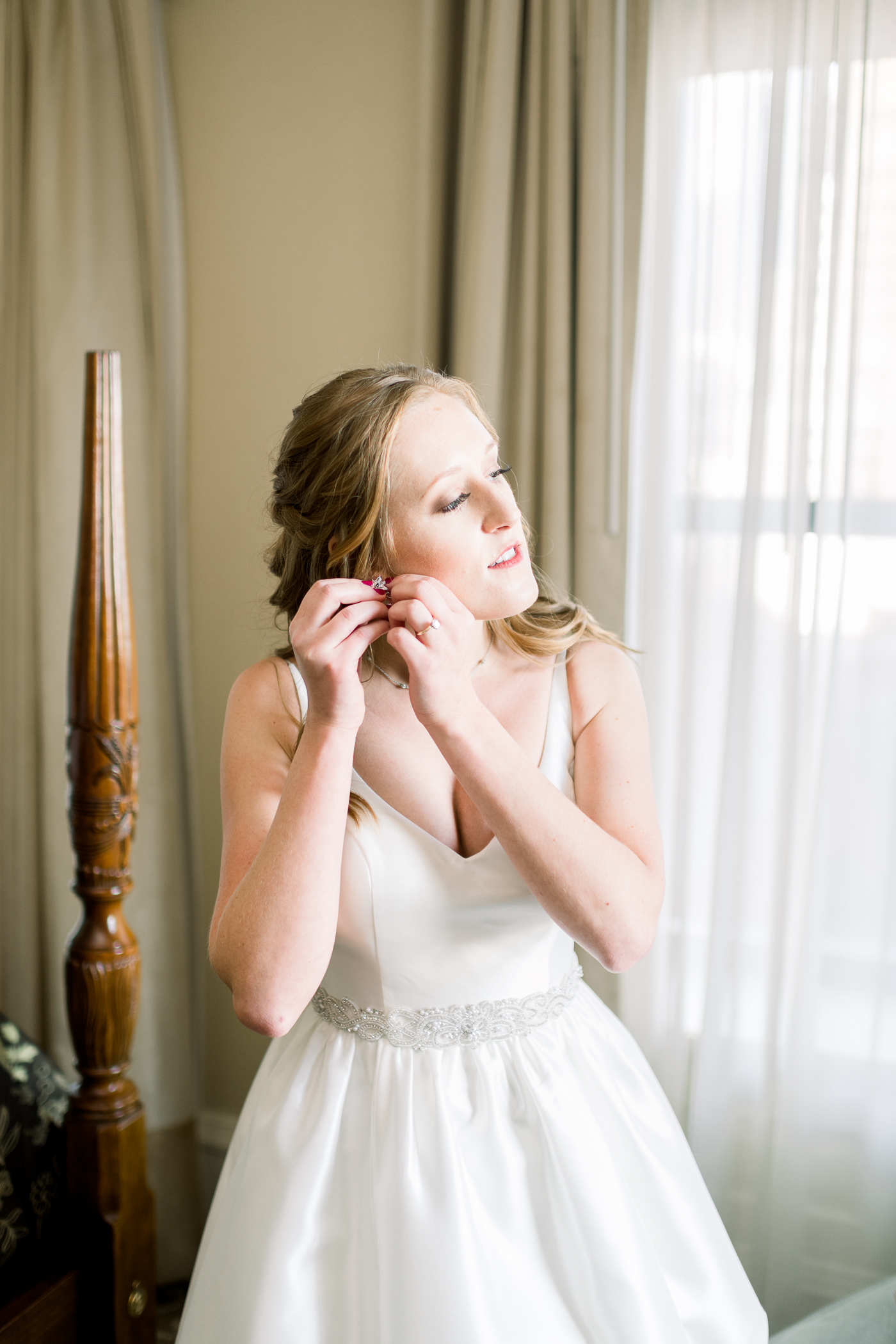 Pfister Hotel Wedding Photographers - Larissa Marie Photography