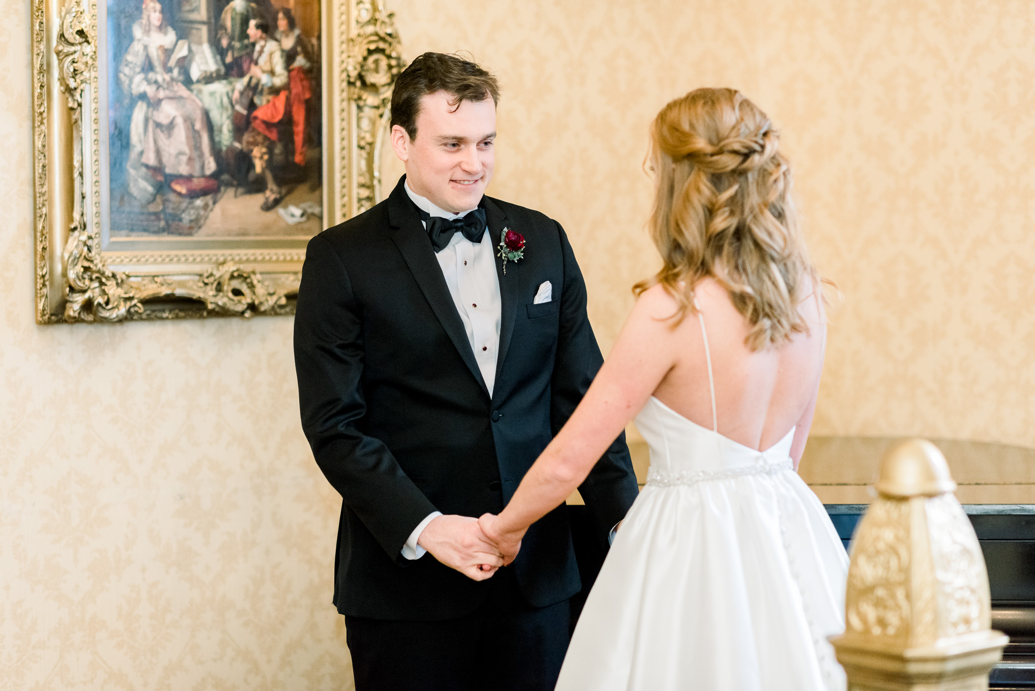 Pfister Hotel Wedding Photographers - Larissa Marie Photography