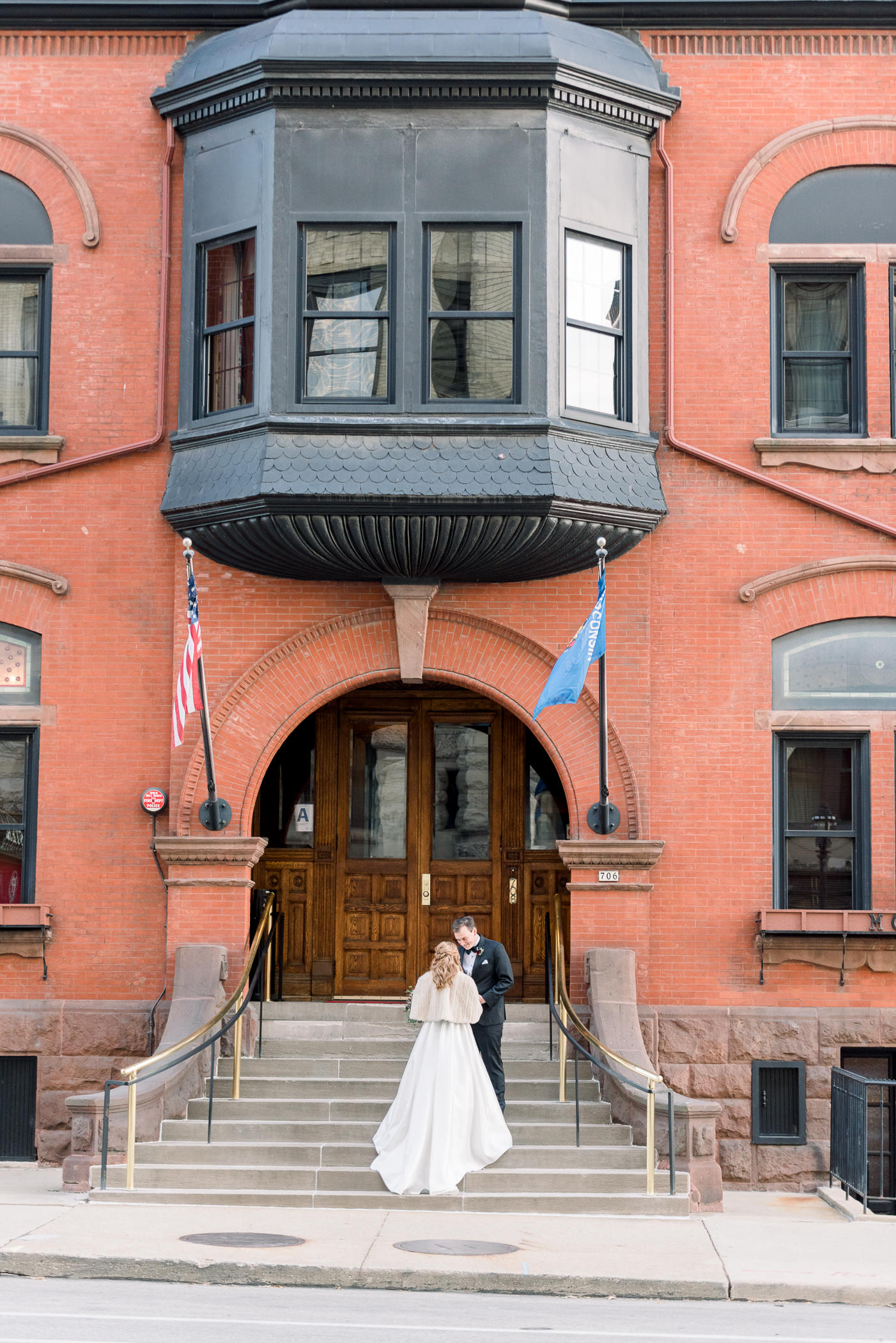 Pfister Hotel Wedding Photographers - Larissa Marie Photography