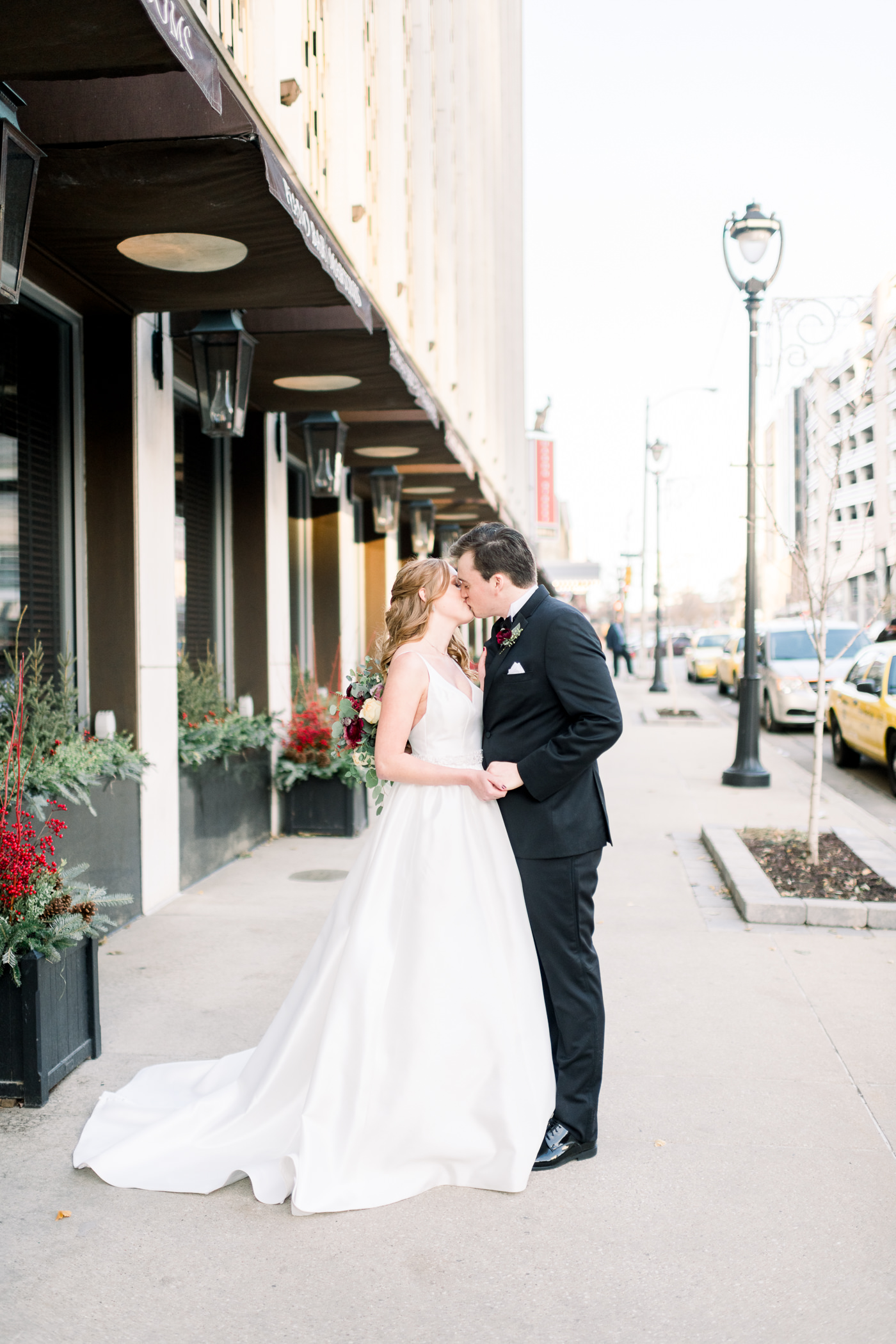 Pfister Hotel Wedding Photographers - Larissa Marie Photography