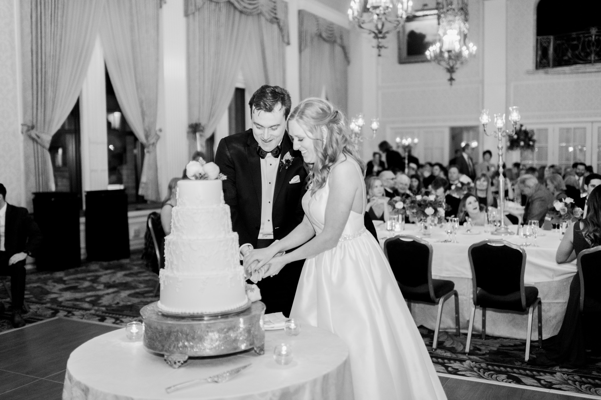 Pfister Hotel Wedding Photographers - Larissa Marie Photography