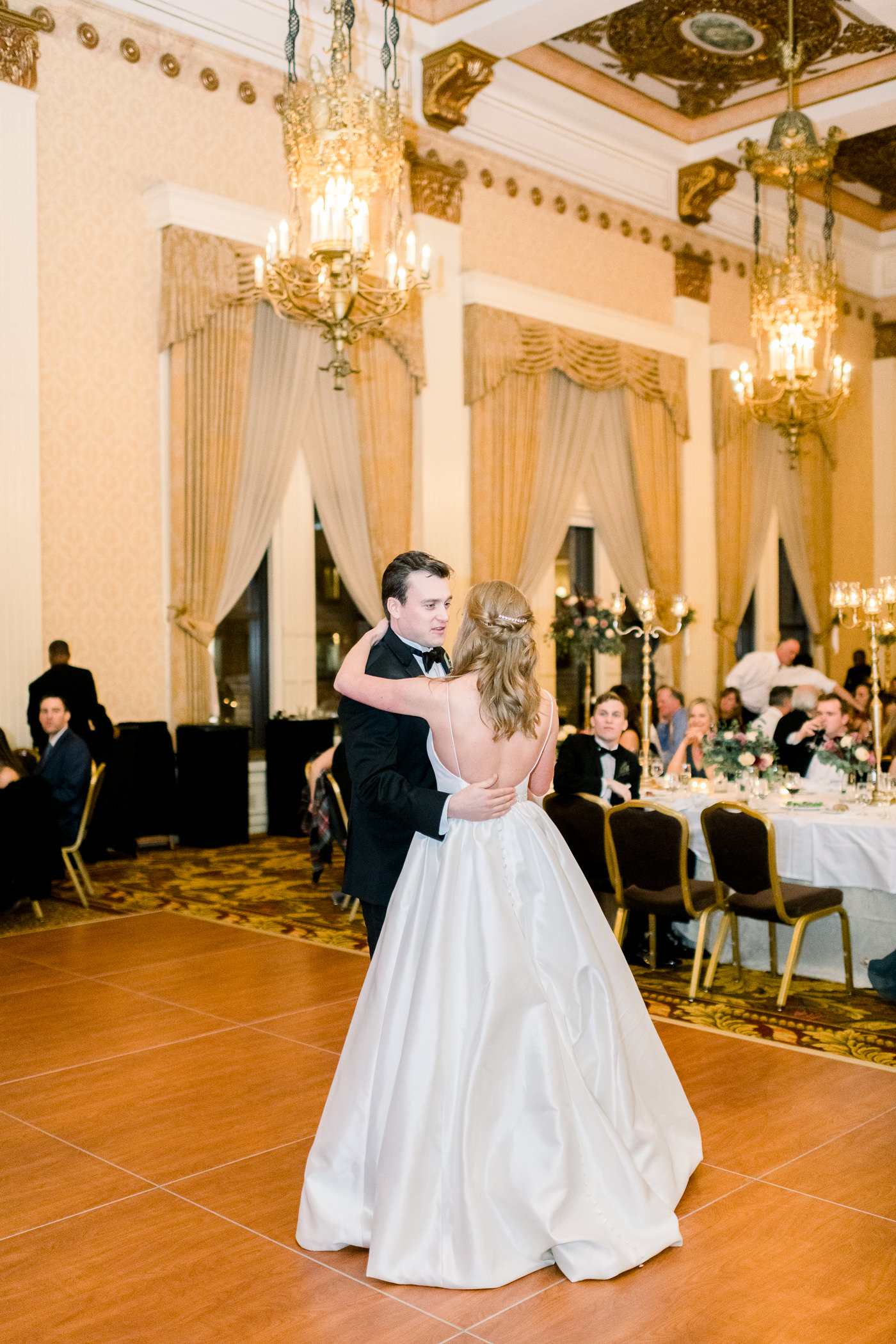 Pfister Hotel Wedding Photographers - Larissa Marie Photography