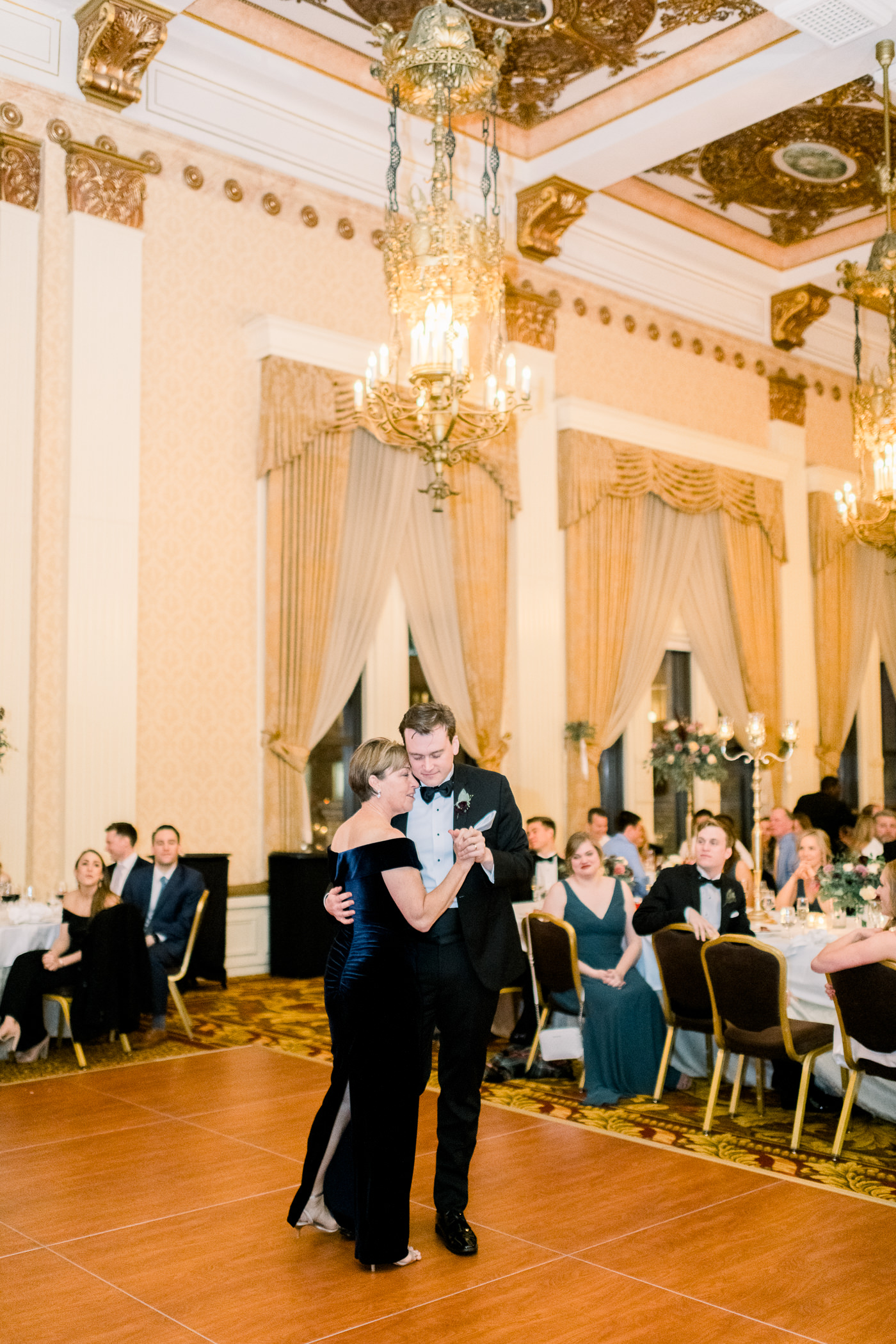 Pfister Hotel Wedding Photographers - Larissa Marie Photography