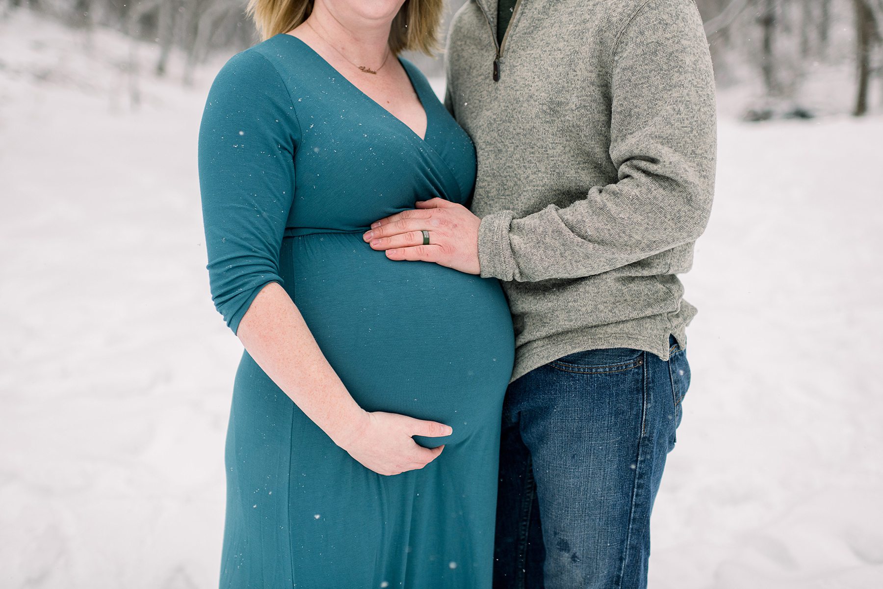 Heather & Tommy – Wisconsin Maternity Photographer – Larissa Marie