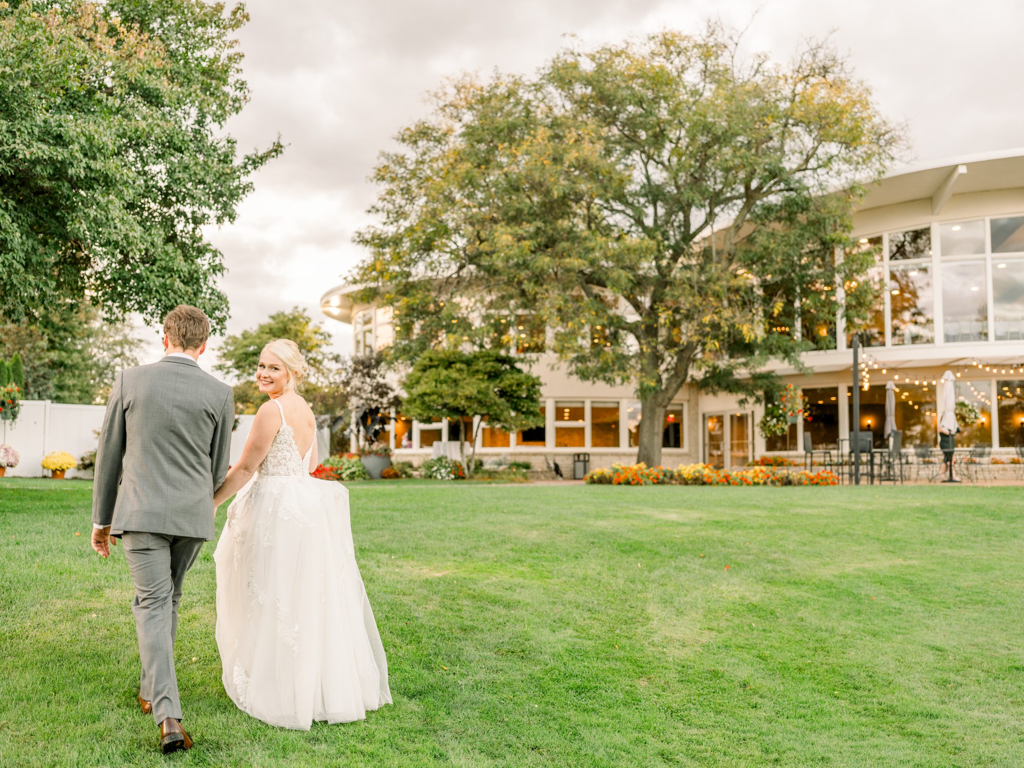 Lake Windsor Country Club Wedding Photographers