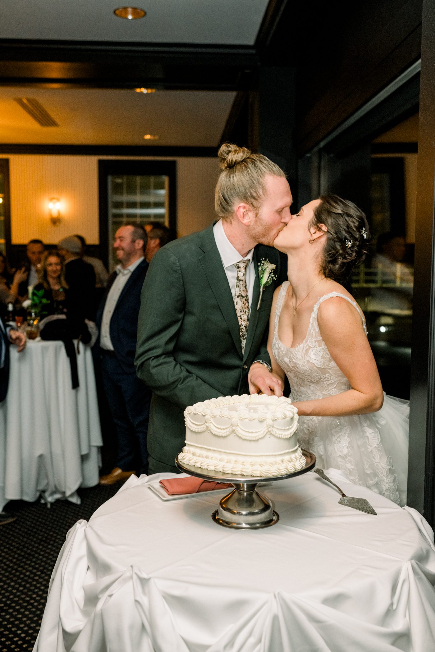 The Madison Club WI Wedding - Larissa Marie Photography