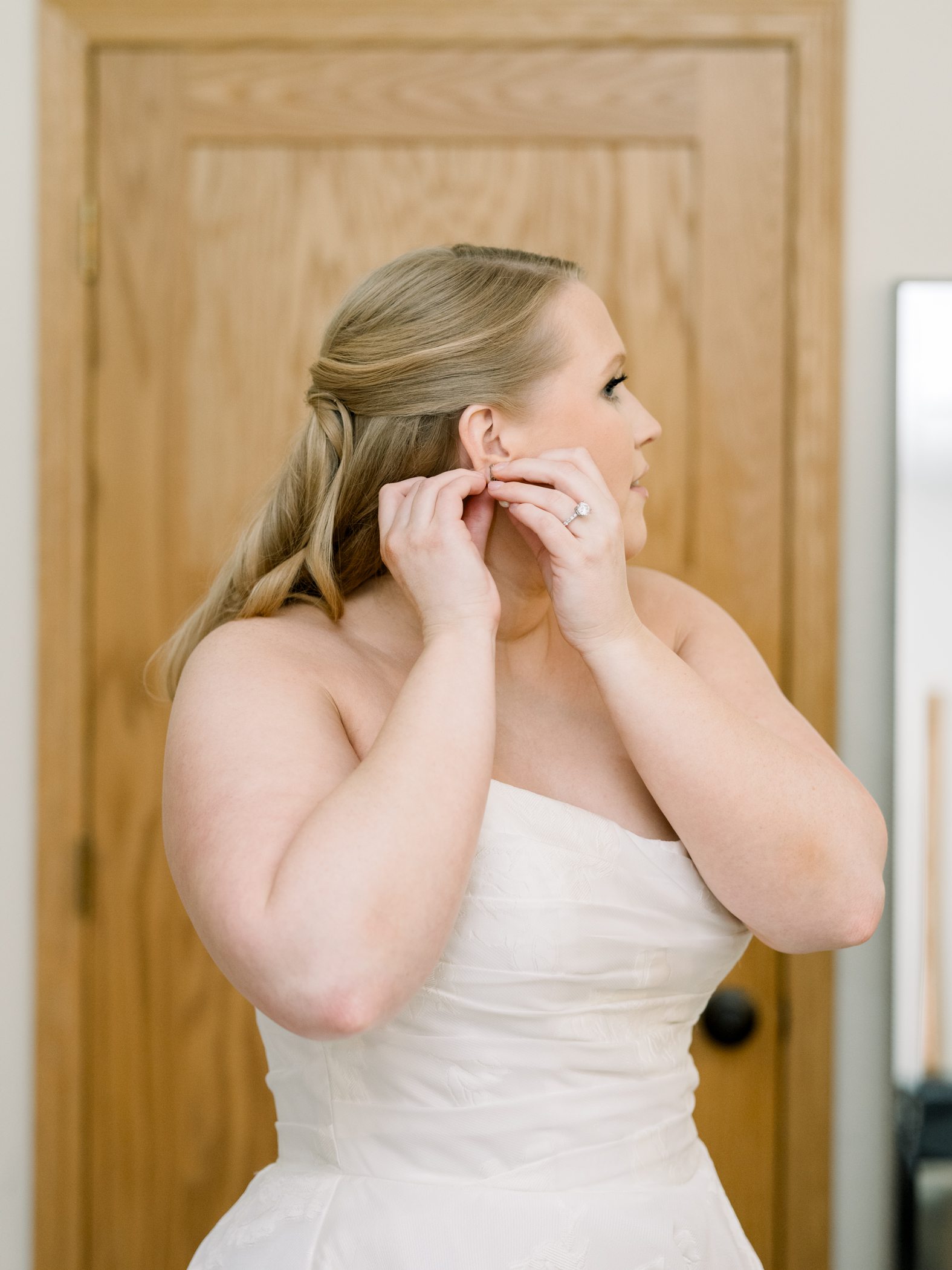 Sauk City, WI Wedding Photographers Sauk City, WI Wedding Photographers