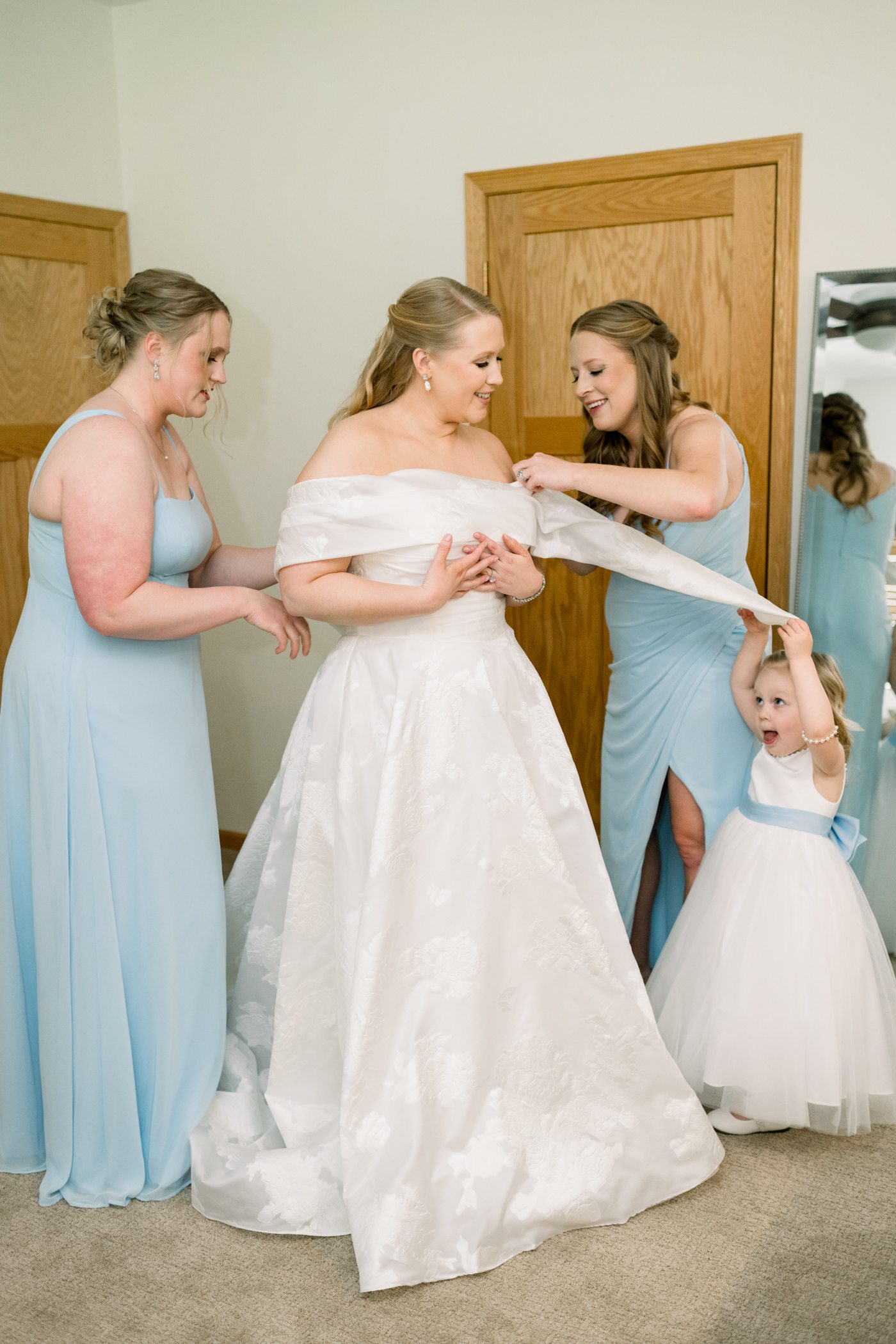 Sauk City, WI Wedding Photographers Sauk City, WI Wedding Photographers
