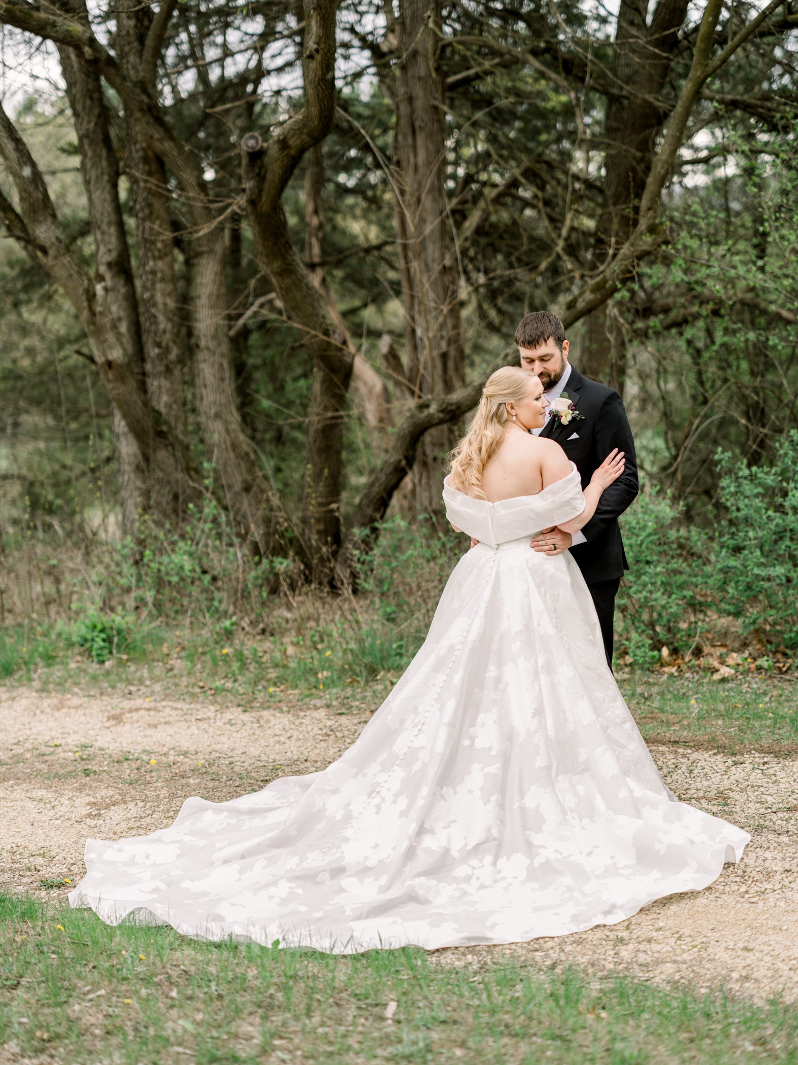 Sauk City, WI Wedding Photographers Sauk City, WI Wedding Photographers