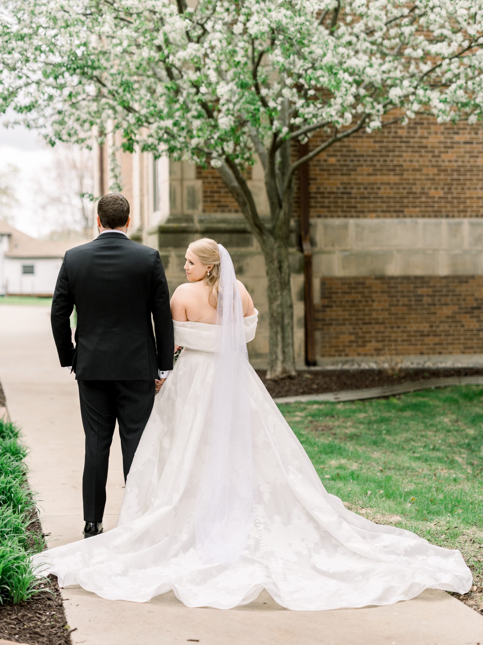 Sauk City, WI Wedding Photographers Sauk City, WI Wedding Photographers