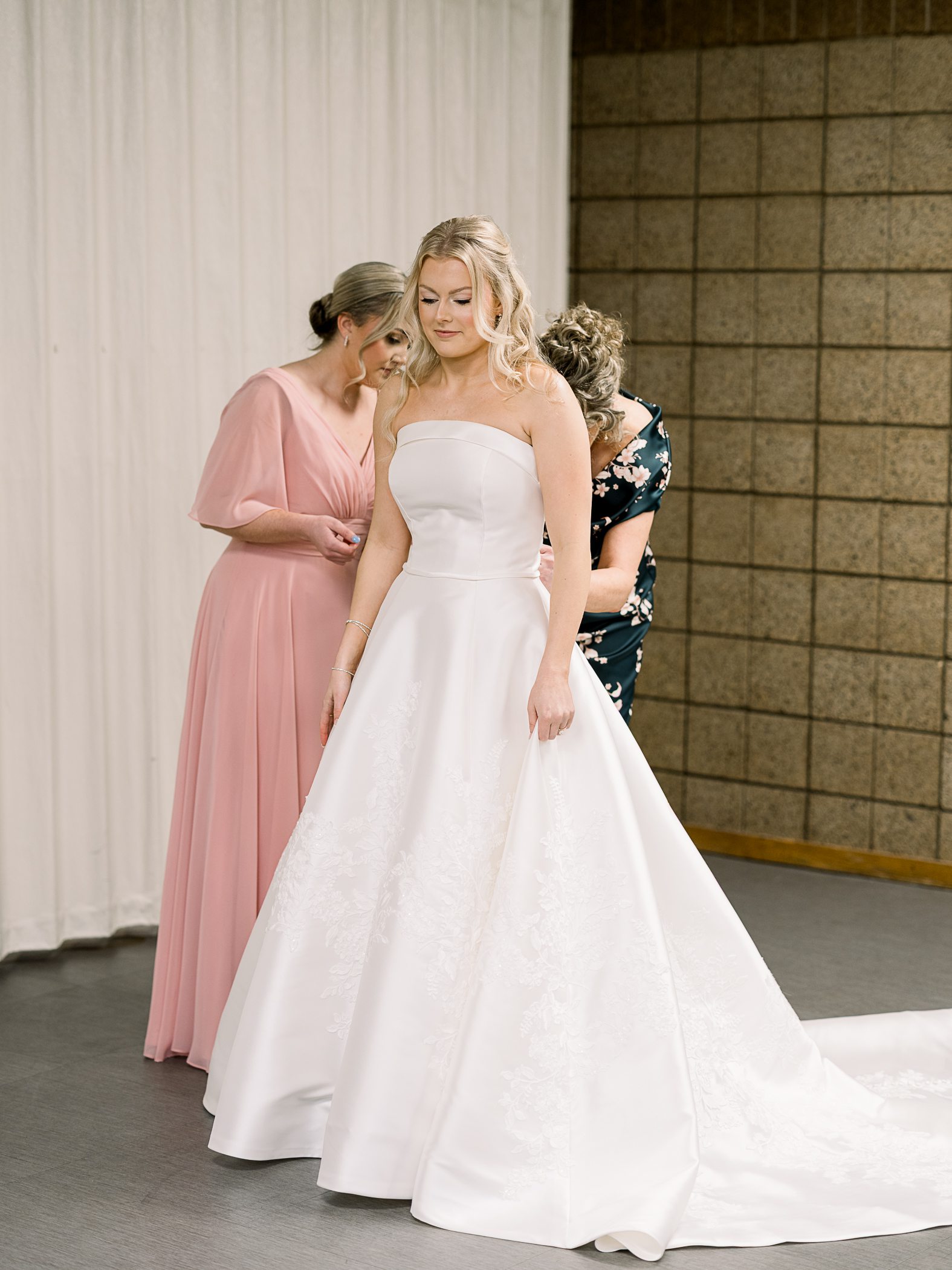 The Fields Reserve Spring Wedding