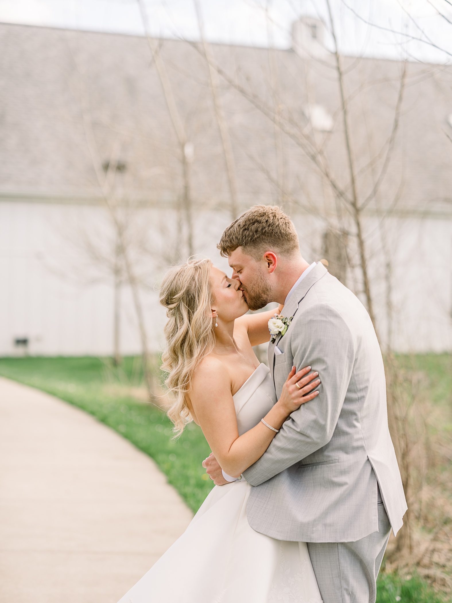 The Fields Reserve Spring Wedding